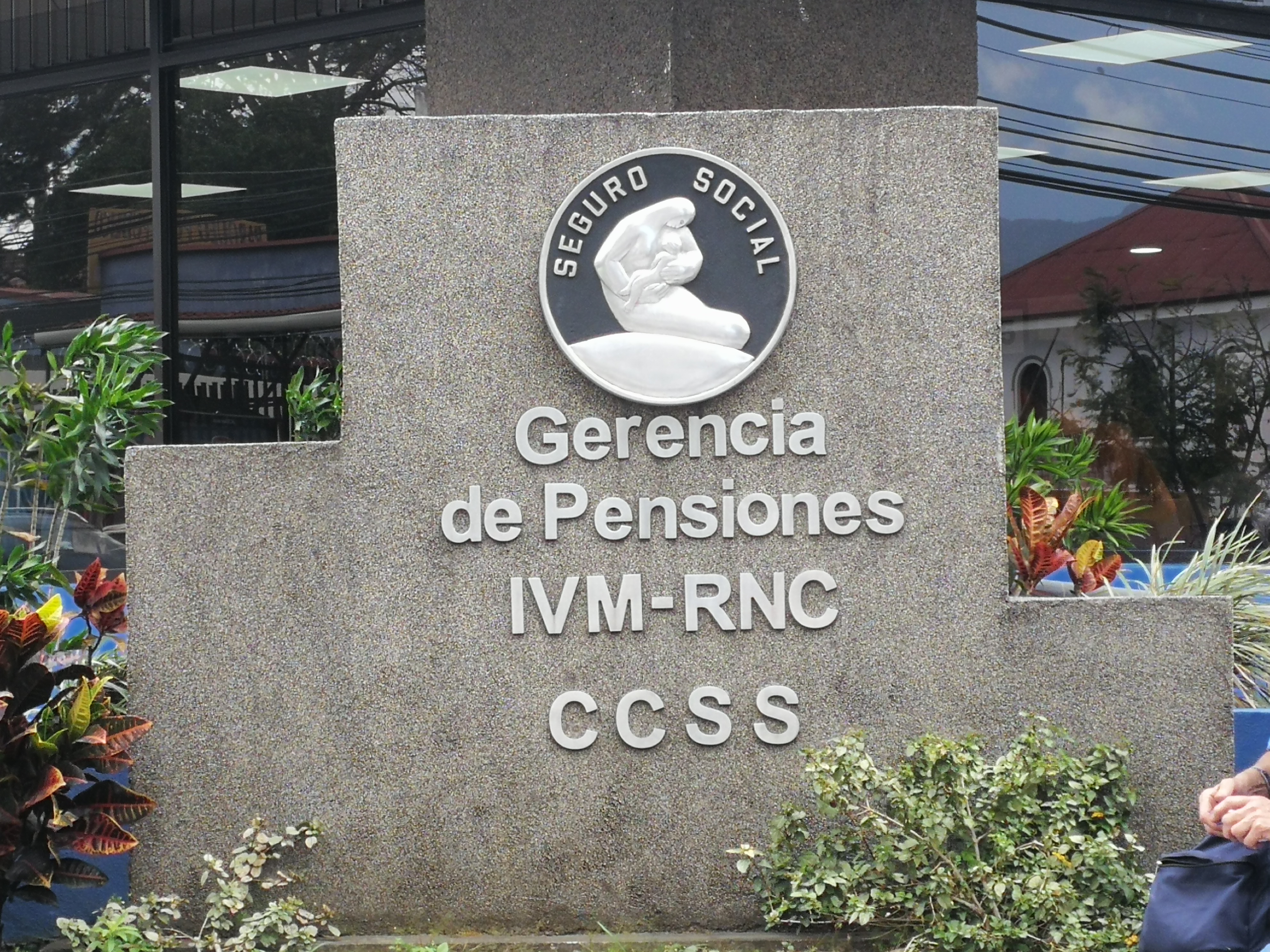 Caja Costarricense se opone a proyecto para retirar cotizaciones ROP (Vídeo)