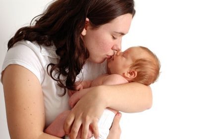 Madres necesitan mayor protección: OIT